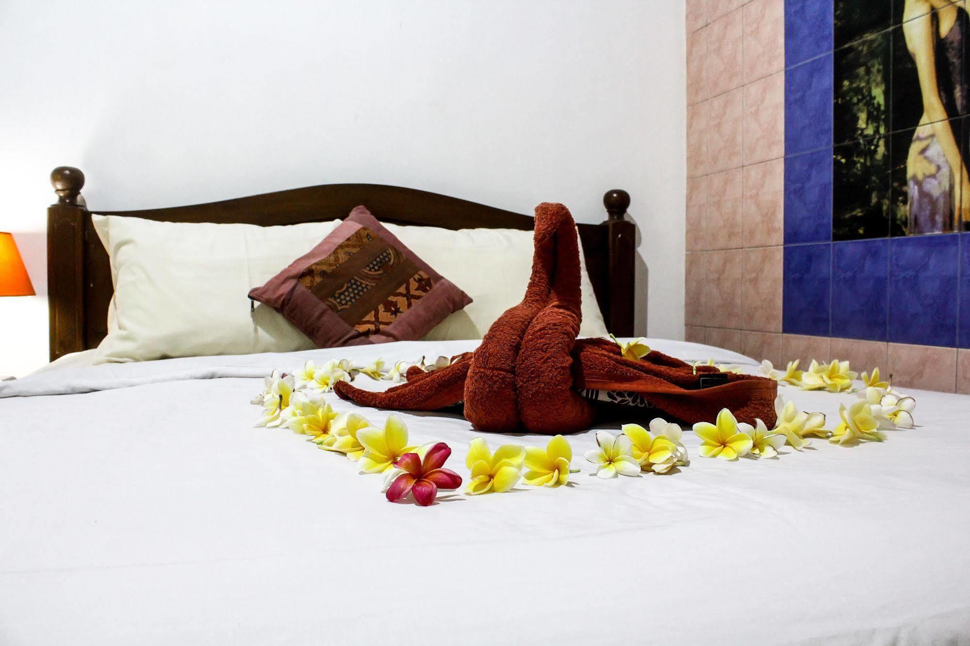 Balita Beach Inn Kuta Kuta Lombok Exterior foto